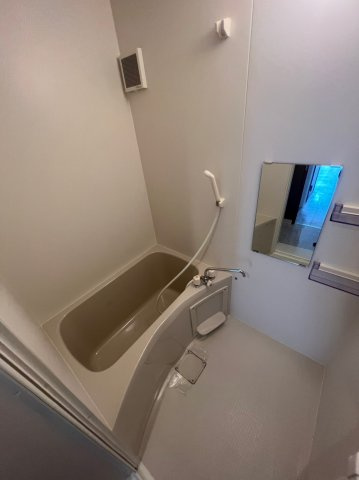 ハコス摂の浴室