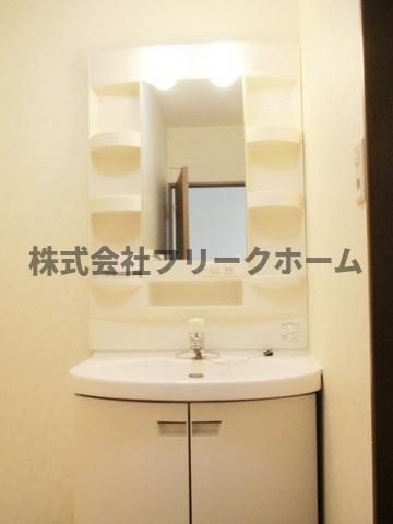 小金井市桜町１丁目の賃貸マンションの洗面所