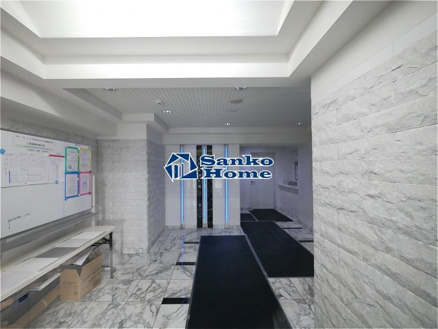 ガラ・ステーション岩本町Southのロビー