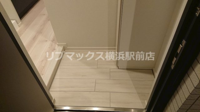 【玄関】Log反町sta.