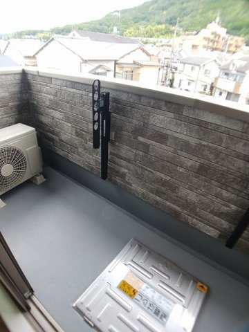 ヒカルサ京都山科大宅のバルコニー