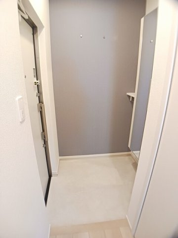 ヒカルサ京都山科大宅の玄関