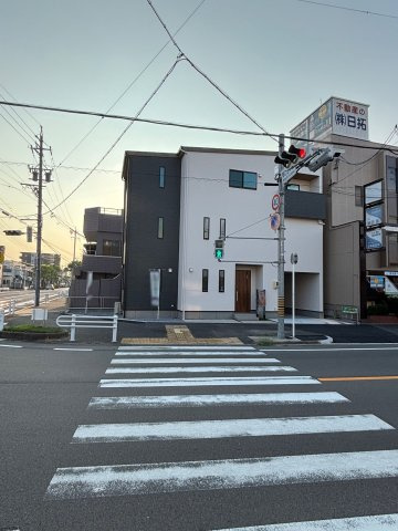 一宮市野口二丁目新築戸建の前面道路含む現地写真