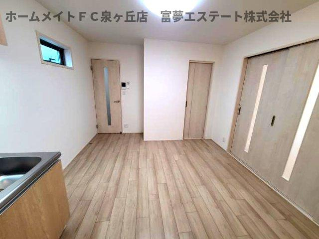 フジパレス助松町サウスの居間・リビング|リビングと洋室の間仕切りを閉めたとき