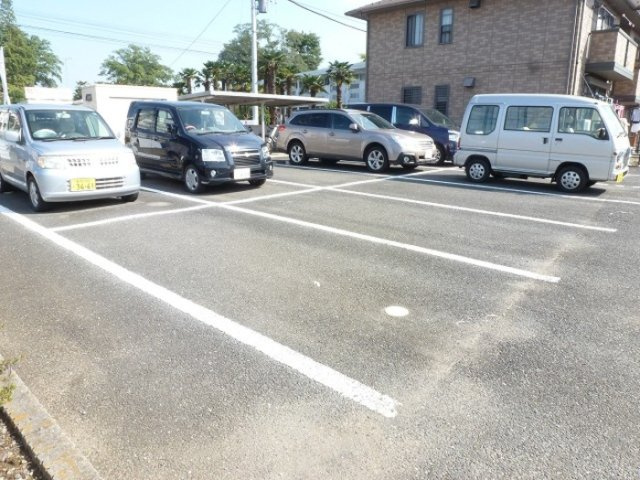 ハーヴェスト・パークCの駐車場