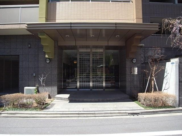 パレステュディオ新宿御苑のエントランス|パレステュディオ新宿御苑