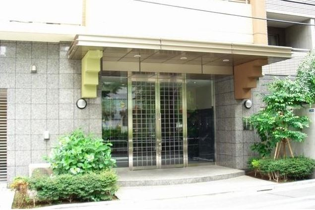 パレステュディオ新宿御苑のエントランス|パレステュディオ新宿御苑