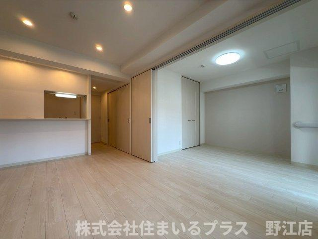 レジデンシア都島アイラの居間・リビング