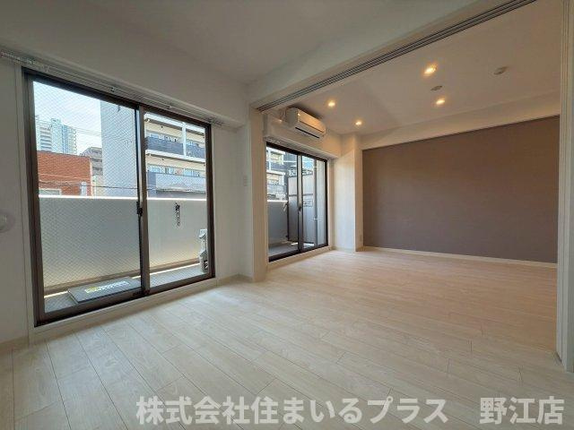 レジデンシア都島アイラの居間・リビング