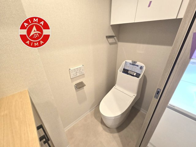 ホワイトピア周船寺のロビー|温かみのあるエントランスロビーです。