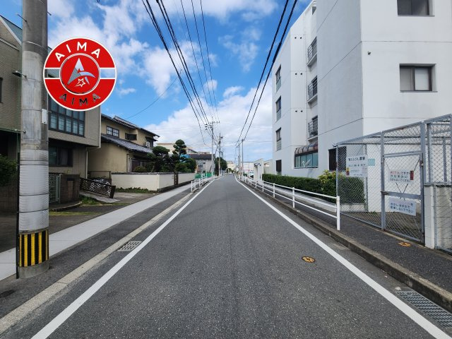 ホワイトピア周船寺の現況写真|前面道路含む現地の写真です。