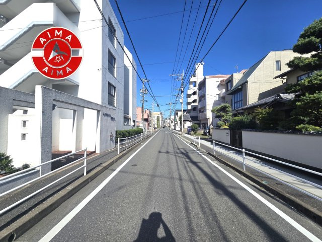 ホワイトピア周船寺の現況写真|前面道路含む現地の写真です。