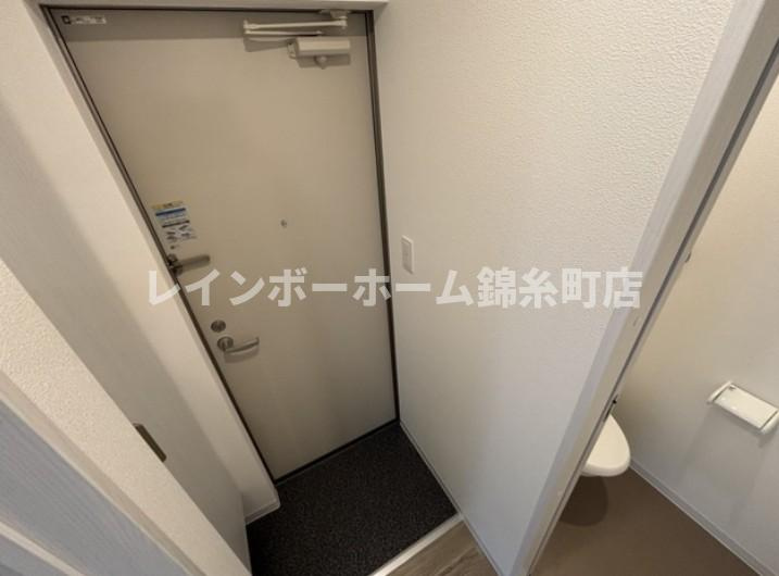ジーメゾン越谷下間久里の玄関