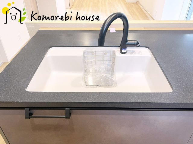 さいたま市見沼区大和田町2丁目　7期　新築一戸建て　ブルーミングガーデン　01のキッチン|キッチンでお料理をお楽しみください