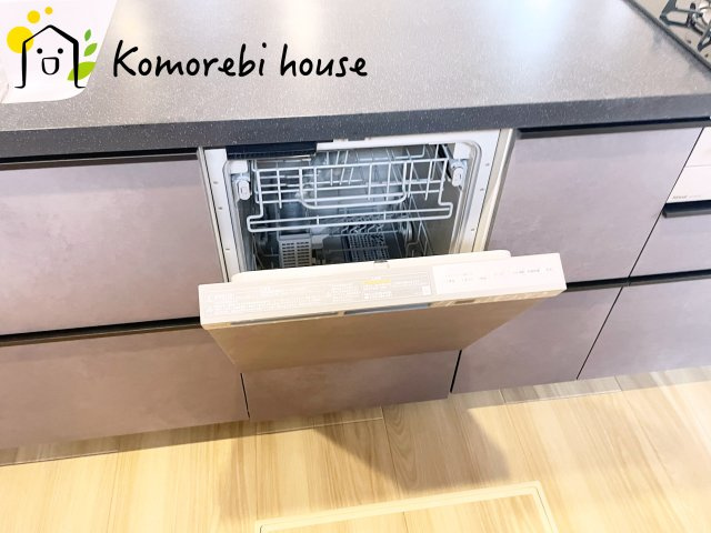 さいたま市見沼区大和田町2丁目　7期　新築一戸建て　ブルーミングガーデン　01のキッチン|コンパクトなキッチンで掃除もラクラク