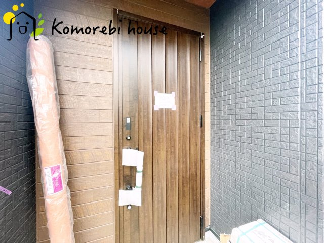 さいたま市見沼区大和田町2丁目　7期　新築一戸建て　ブルーミングガーデン　01の玄関|落ち着いた玄関です