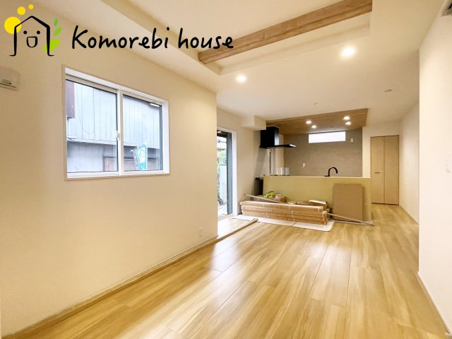さいたま市見沼区大和田町2丁目　7期　新築一戸建て　ブルーミングガーデン　01の居間・リビング|ゆったりとしたリビングです
