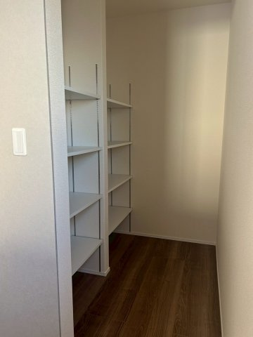 リーブルガーデン丸亀市川西町南３号棟の収納