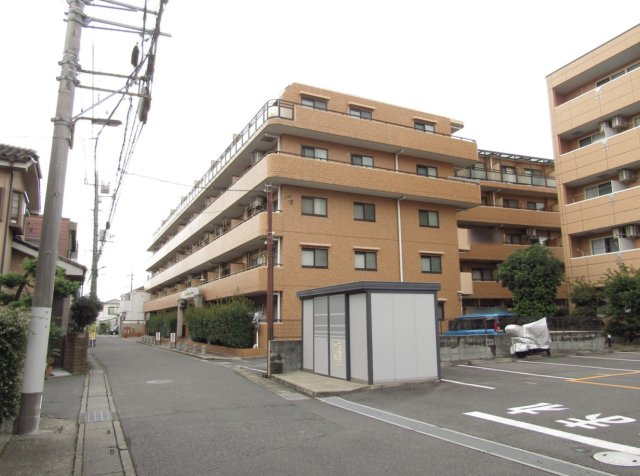 ダイアパレス草加旭町の外観
