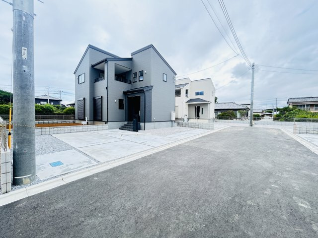 新築　児玉郡上里町七本木町第６　Livele Garden.S　2号棟の前面道路含む現地写真|現地写真　南側接道幅員約6ｍ
