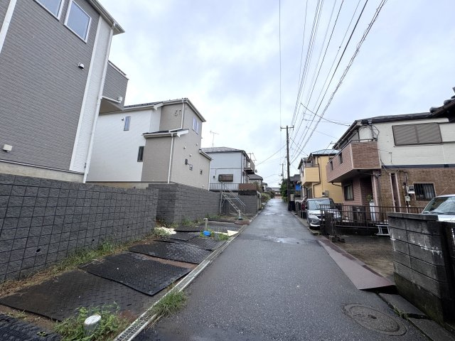 柏市東柏２丁目新築戸建【名戸ヶ谷小学校：8分】の前面道路含む現地写真|西側前面道路