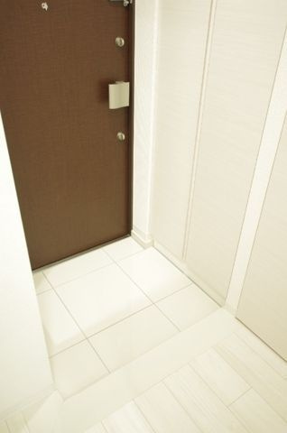 フュージョナル北赤羽の玄関