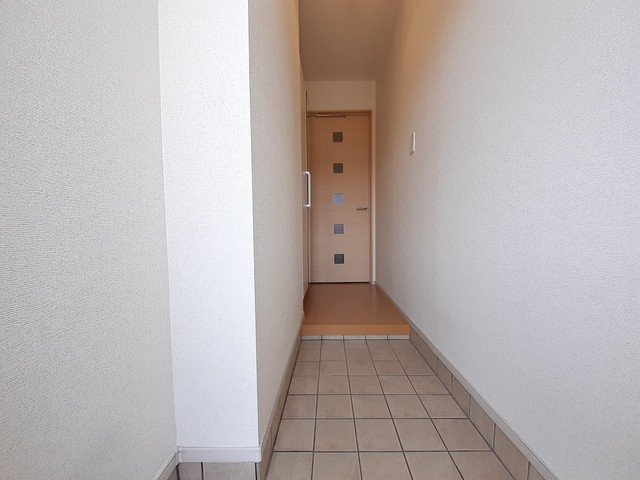 セレーノＤの玄関