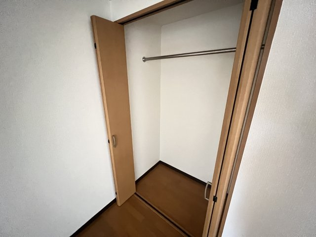 M.ONEビルの玄関