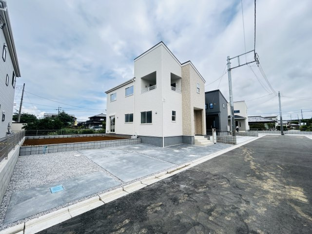 新築　児玉郡上里町七本木町第６　Livele Garden.S　3号棟の前面道路含む現地写真|現地写真　東側接道幅員約6ｍ
