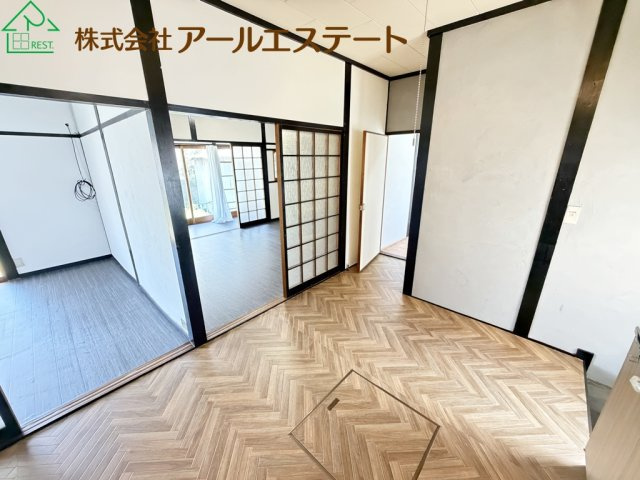 加古川市別府町元町　　山陽電鉄「別府駅」徒歩14分の居間・リビング