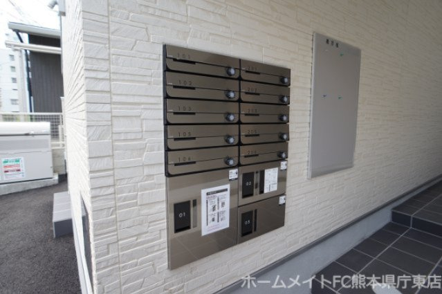 ADC熊本駅東マーレのエントランス|類似物件のイメージ写真となります。