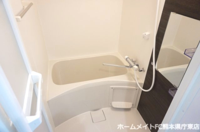 ADC熊本駅東マーレの浴室|類似物件のイメージ写真となります。