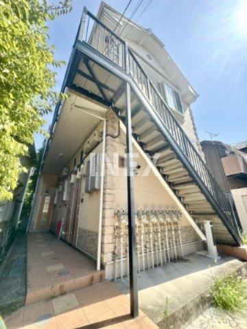 横浜市西区御所山町のアパートの外観