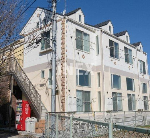 横浜市西区御所山町のアパートの外観