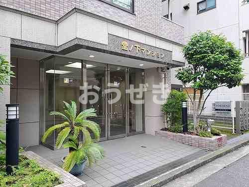 桜木町堂ノ下マンションのエントランス