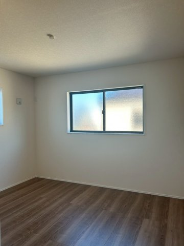 リーブルガーデン丸亀市川西町南４号棟の洋室