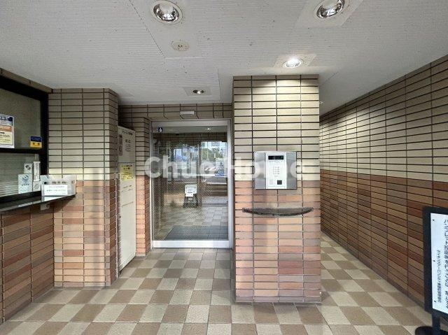 ライオンズアーバンシティ東陽町の防犯設備|【オートロック】オートロックシステムでセキュリティ充実。当たり前ですが、安全で安心して暮らすのって大事ですよね。お探しのご条件でオートロック付きの物件を探す方も多いですがやはりセキュリティは大事です。