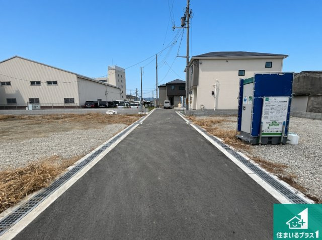 ◆泉佐野市南中安松　第1期　新築一戸建ての前面道路含む現地写真|周辺は落ち着いた街並みの住宅地！子育てがしやすい住環境です！まだ未完成ですが、現地でしかわからない事もございます。是非一度ご覧ください。
