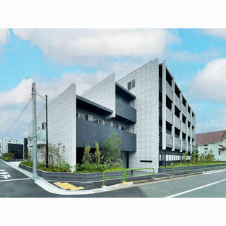 【外観】 | 鉄筋コンクリート造のがっちりとした建物。