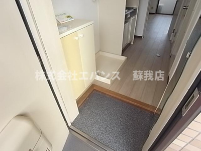 【玄関】 | ドゥエルイースト | 明るい玄関です