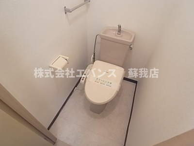 【トイレ】 | ドゥエルイースト | コンパクトで使いやすいトイレです