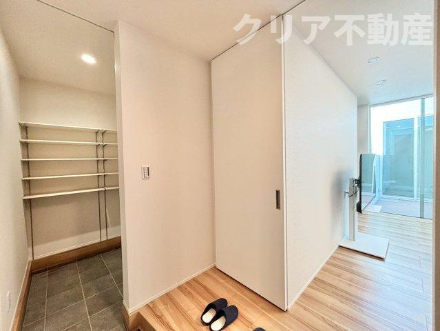 【玄関】 | 高崎市福島町新築モデルハウス　エアコン4台、駐車3台！