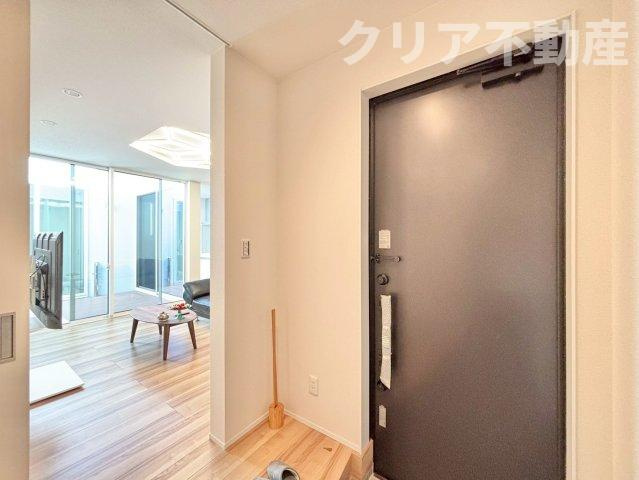 【玄関】 | 高崎市福島町新築モデルハウス　エアコン4台、駐車3台！