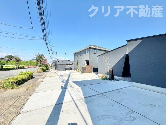 【前面道路含む現地写真】 | 高崎市福島町新築モデルハウス　エアコン4台、駐車3台！
