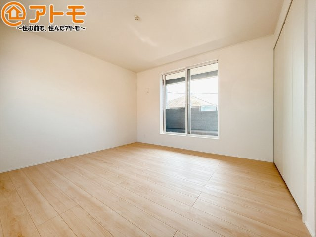【子供部屋】 | 伊豆の国市古奈第7　新築一戸建て　全1棟 | 収納豊富な洋室は使い勝手良好です！