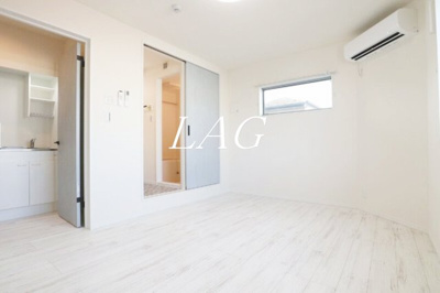 【居間・リビング】 | リュクスカーサ東向島 | 洋室のお部屋です。
