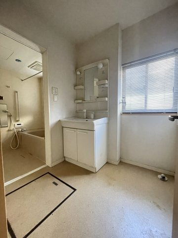 中古戸建　郡山市富田町下西田　富田西小・第六中の洗面所