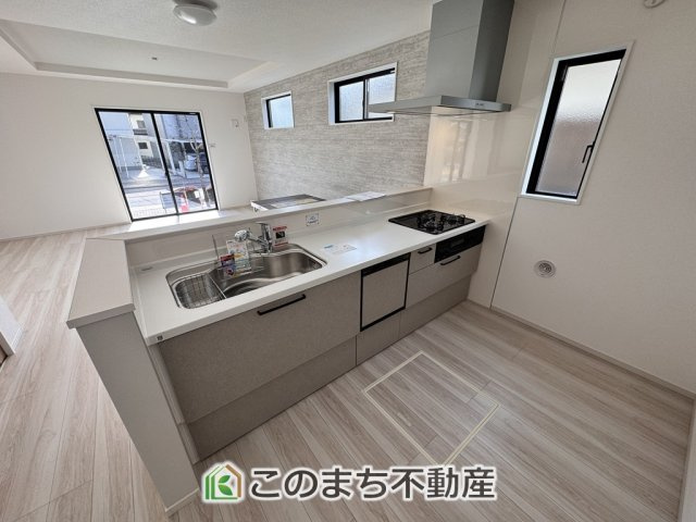 リガーレ宇都宮市さつき7期のキッチン|（同社施工例）人気の対面式キッチン☆料理をしながらご家族とコミュニケーションが取れます♪