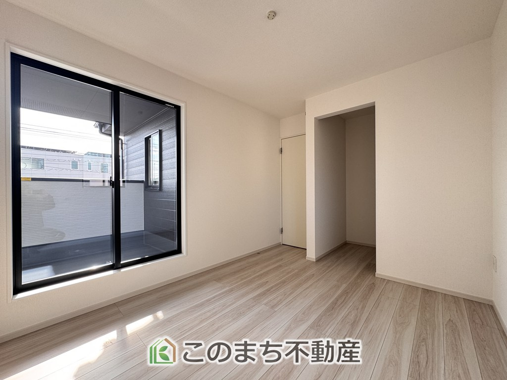 リガーレ宇都宮市さつき7期の洋室|（同社施工例）南向きで陽当たりの良い洋室♪風通しもよく快適です☆