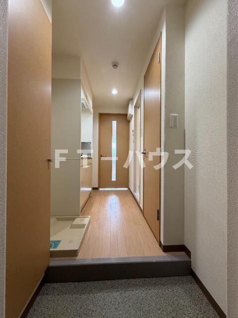 レジディア南行徳の玄関
